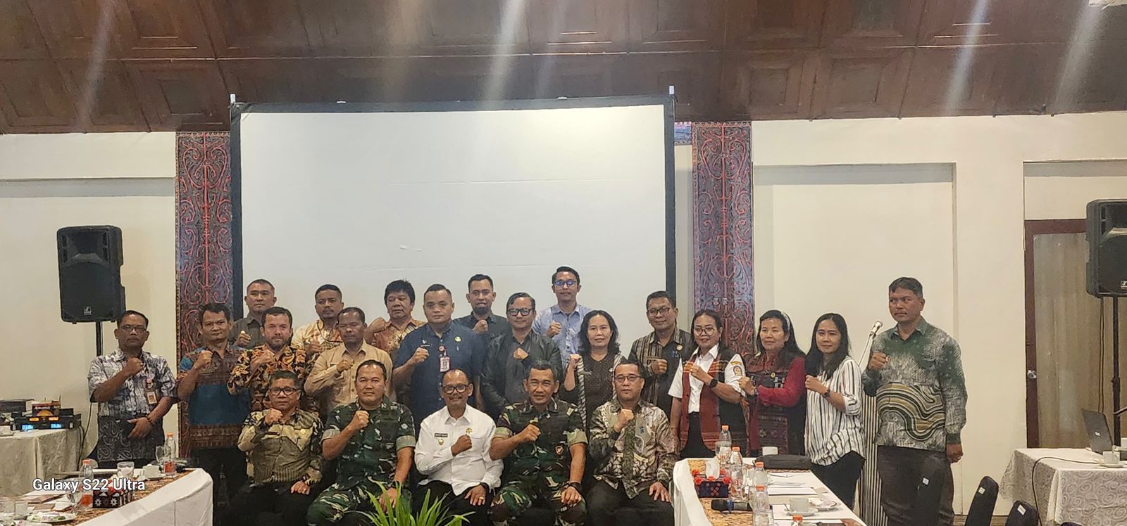 Diskusi Upaya Penyelamatan Ekosistem Danau Toba Di Aula Toba Hall, Hotel Khas Parapat, Kamis (26/09/2024).