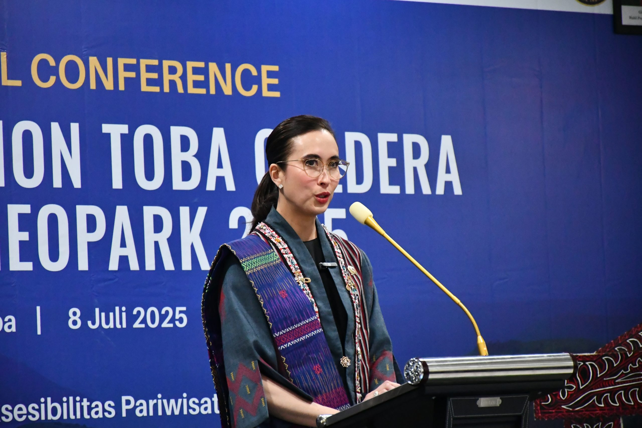 Konferensi Internasional Toba Caldera Dan Kunjungan Kerja Menpar Dorong Revalidasi Kartu Hijau UNESCO